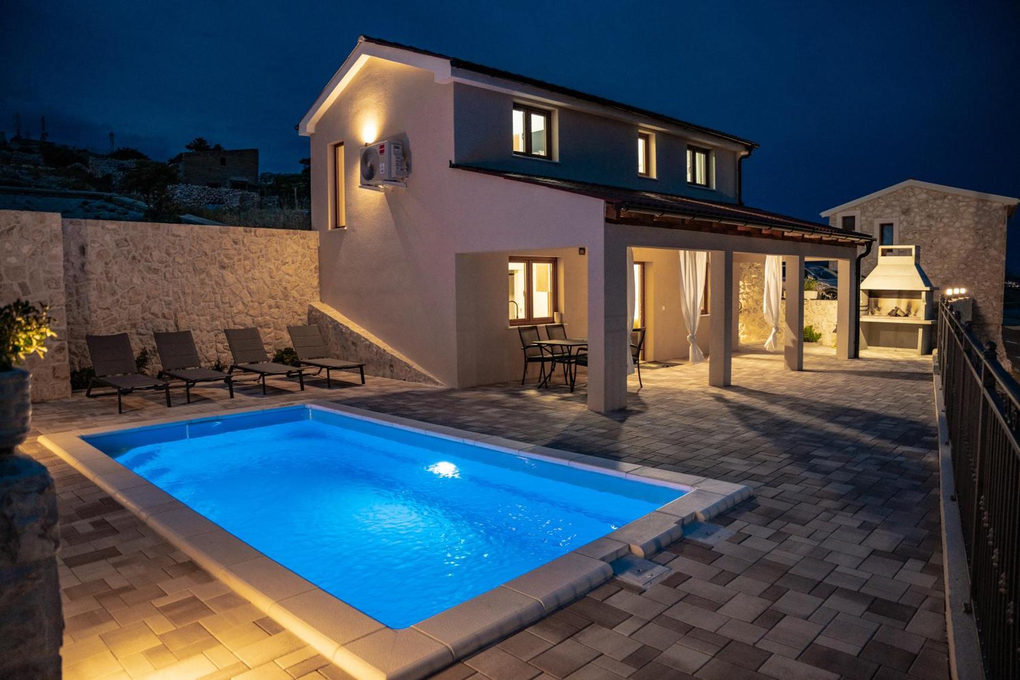Villa Kamia With Private Heated Pool And Electric Vehicle Adapter Зубовичі Екстер'єр фото