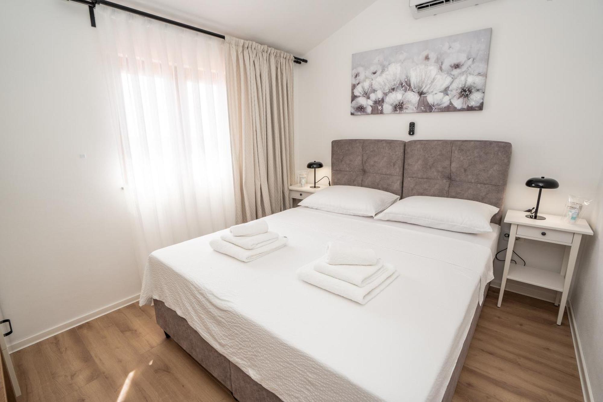 Villa Kamia With Private Heated Pool And Electric Vehicle Adapter Зубовичі Екстер'єр фото