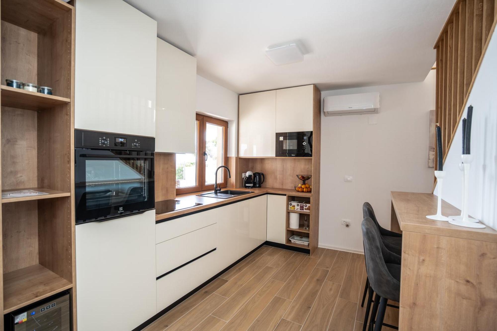 Villa Kamia With Private Heated Pool And Electric Vehicle Adapter Зубовичі Екстер'єр фото