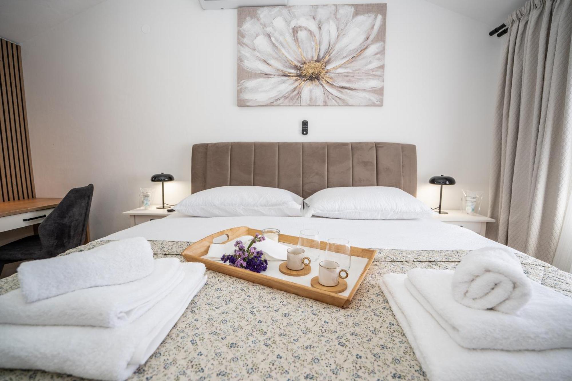 Villa Kamia With Private Heated Pool And Electric Vehicle Adapter Зубовичі Екстер'єр фото