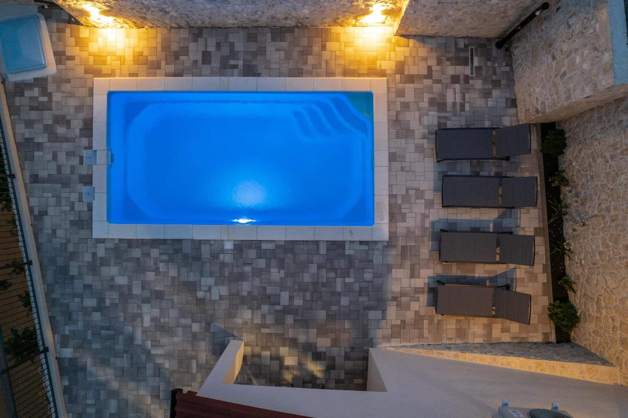 Villa Kamia With Private Heated Pool And Electric Vehicle Adapter Зубовичі Екстер'єр фото