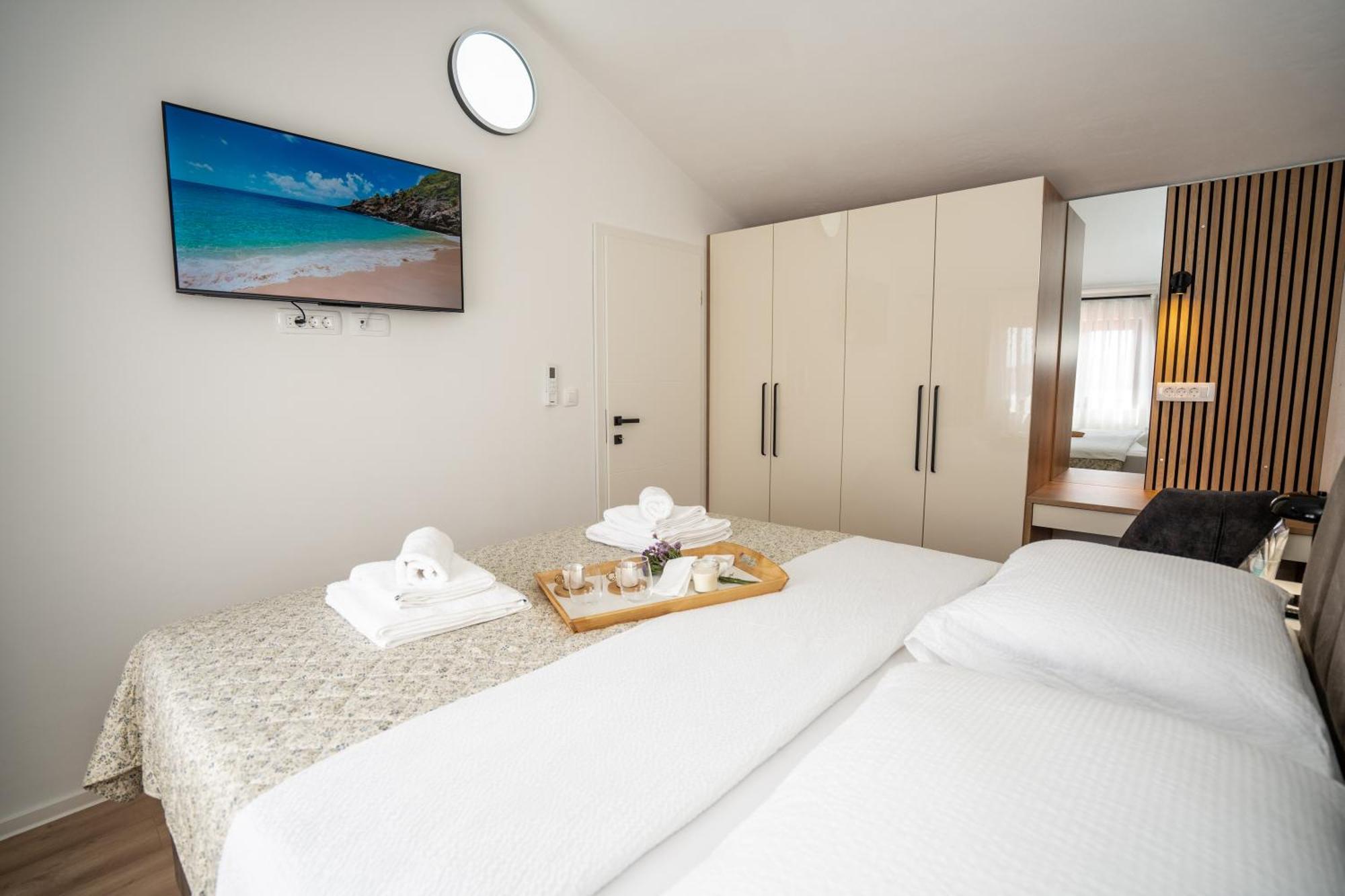 Villa Kamia With Private Heated Pool And Electric Vehicle Adapter Зубовичі Екстер'єр фото