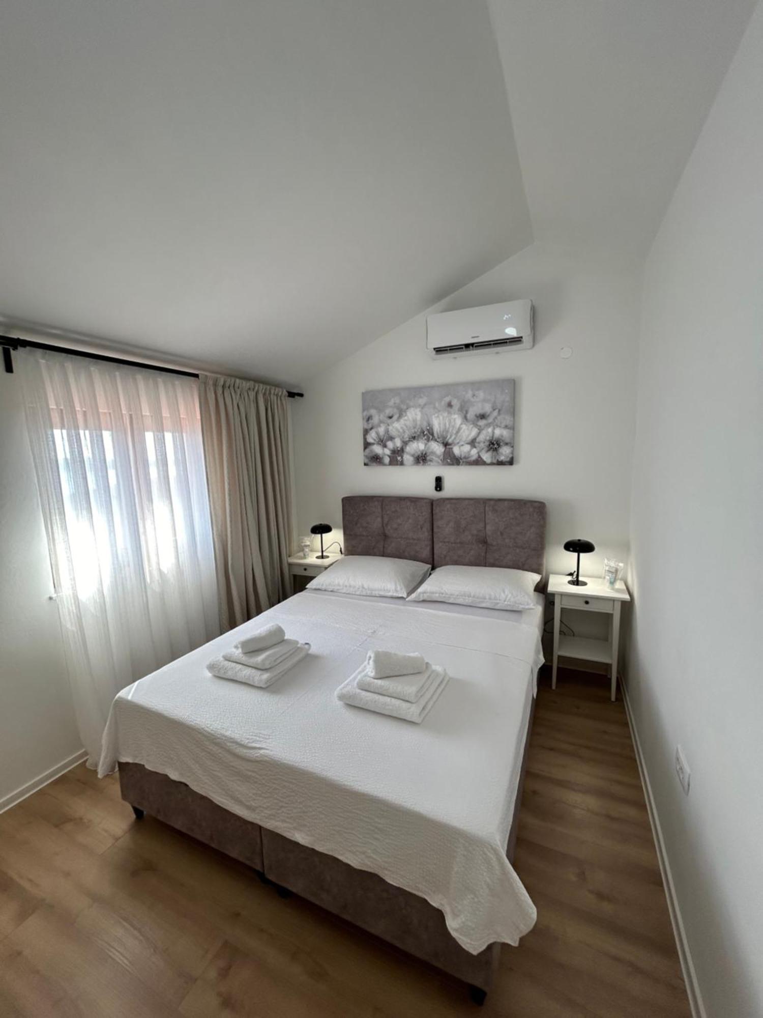 Villa Kamia With Private Heated Pool And Electric Vehicle Adapter Зубовичі Екстер'єр фото